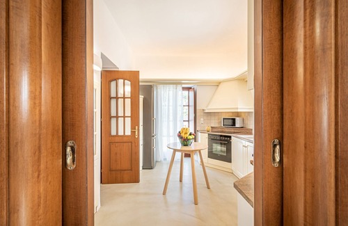 Kamari House | Villa Leon