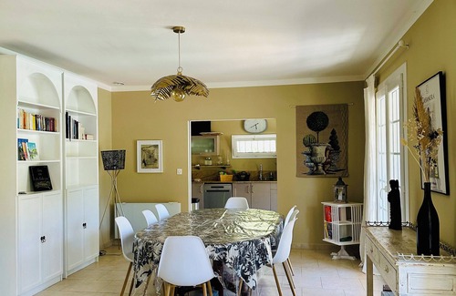 Rougiers Villa | Villa les Restanques * Swimming pool & Petanque in Provence