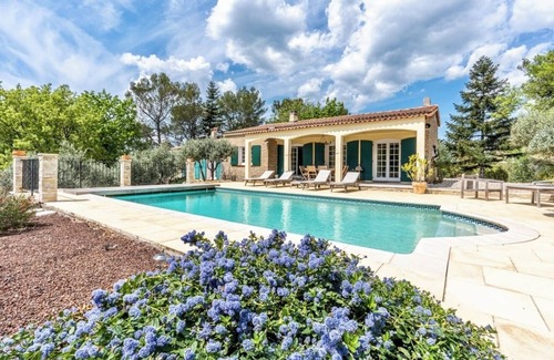 Rougiers Villa | Villa les Restanques * Swimming pool & Petanque in Provence