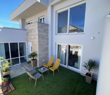 Pakostane Villa | Villa Maksan - Sea View, Jacuzzi & BBQ Garden