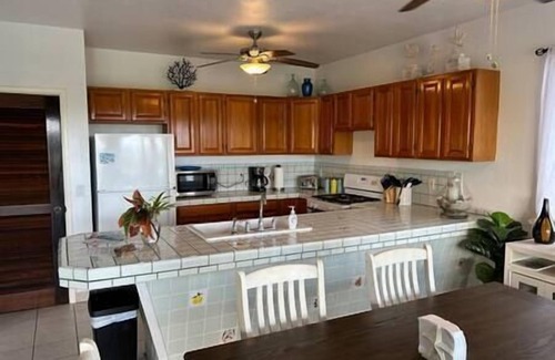 Estate Glucksberg and Grunwald Villa | Villa Mango: 2 King BR, views, near beach, w/pool