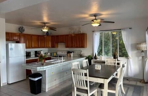 Estate Glucksberg and Grunwald Villa | Villa Mango: 2 King BR, views, near beach, w/pool