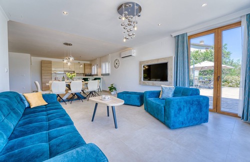 Sveti Anton House | Villa Mare With Private Pool And Garden, Malinska, Croatia