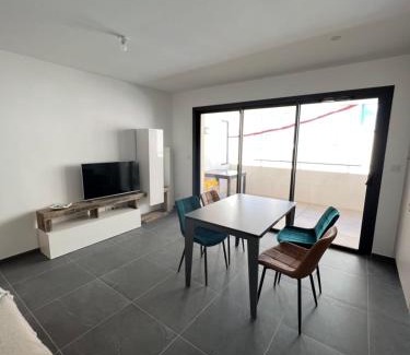 Le Grau-Du-Roi Apartment | Villa Marie 2 Appartement tout confort climatisé 1 chambre proche plage