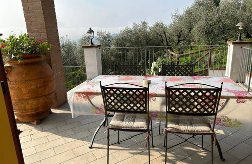 Saturnana House | Villa Martinelli Valdibrana with stunning swimming pool for the exclusive use of guests.