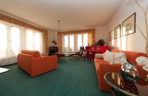Warnemuende Apartment | Villa Meerblick Warnemünde - Ferienwohnung mit Meerblick in erster Reihe zum Strand und Promenade