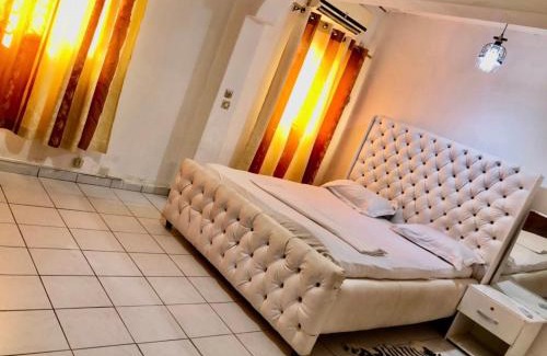 Douala Apartment | Villa meublée trois chambres Bonamoussadi