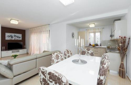 Mugeba Villa | Villa Mirjana with private Pool