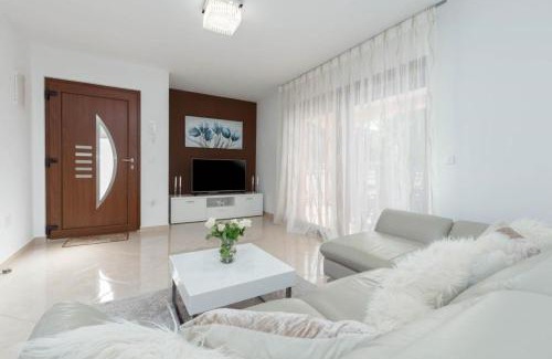 Mugeba Villa | Villa Mirjana with private Pool
