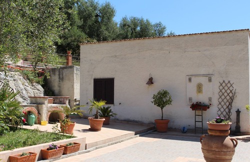 Monte Sant'Angelo Villa | " Villa Mon Plaisir " Relaxation and Nature on the Gargano.