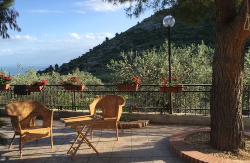 Monte Sant'Angelo Villa | " Villa Mon Plaisir " Relaxation and Nature on the Gargano.