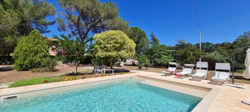 Putignano House | Villa Morea-Relax in piscina