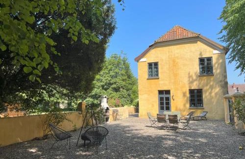 Petersdorf Villa | Villa Nikolaj - Historisches Pastorat