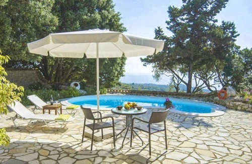 Ieromonachos Villa | Villa Nionios: Large Private Pool, Walk to Beach, Sea Views, A/C, WiFi