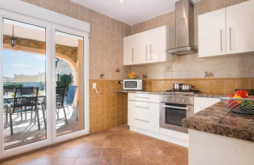 Empedrola Villa | Villa Noa - PlusHolidays