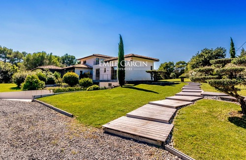 Aix-en-Provence House | Villa of Brillane, Aix-en-Provence Contemporary house with large pool