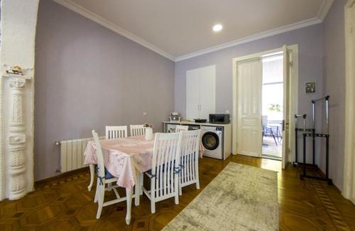 Kutaisi House | Villa on the Hill