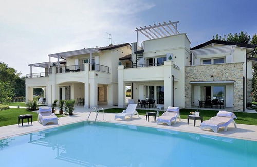San Benedetto di Lugana House | Villa Onofria