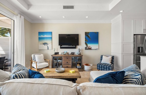 Palm Cay Villa | Villa Palmas, A Private Villa On The Beach