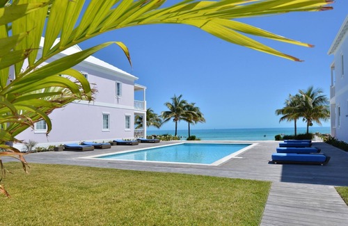 Palm Cay Villa | Villa Palmas, A Private Villa On The Beach