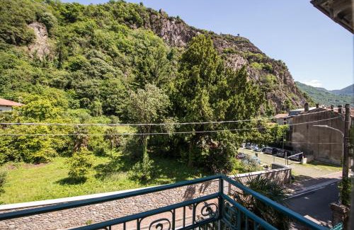 Dervio Apartment | Villa Paruzzi eleganza storica a 6 minuti a piedi dal lago di Como