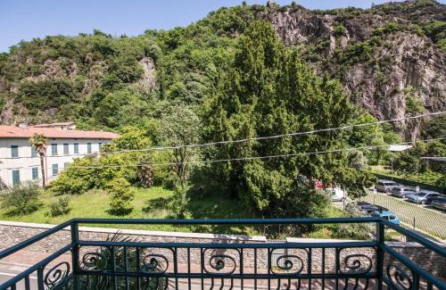 Dervio Apartment | Villa Paruzzi eleganza storica a 6 minuti a piedi dal lago di Como