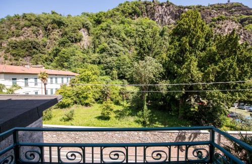 Dervio Apartment | Villa Paruzzi eleganza storica a 6 minuti a piedi dal lago di Como