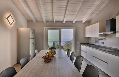 Gardola Villa | Villa Pineta - Theater Home