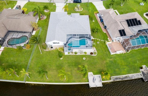 Caloosahatchee House | Villa Porpoise of Life - Cape Coral - Roelens Vacations