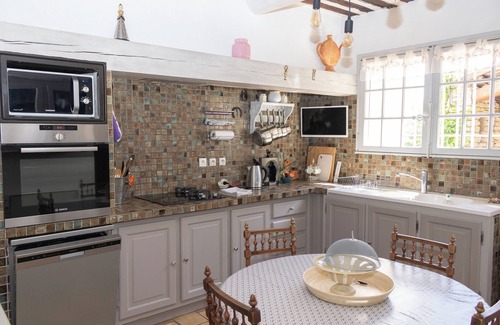 Cabrieres-d'Avignon House | Villa Provencale Face AU Luberon
