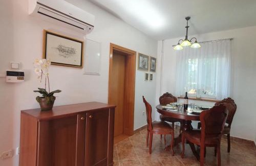 Njivice Apartment | Villa Red Rose