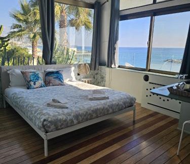 Sanremo House | VILLA RITA SEA FRONT VIEW SANREMO - Parcheggio gratuito in struttura