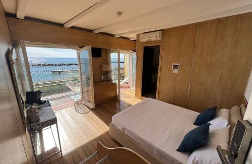 Sanremo House | VILLA RITA SEA FRONT VIEW SANREMO - Parcheggio gratuito in struttura