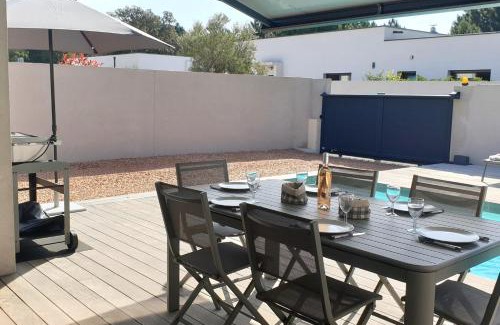 Lecci Villa | Villa Rossa 6 pers dans résidence avec piscine chauffée privée