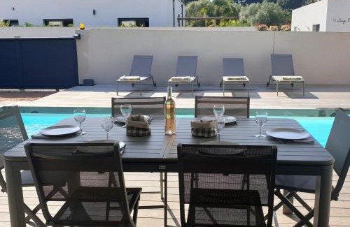 Lecci Villa | Villa Rossa 6 pers dans résidence avec piscine chauffée privée