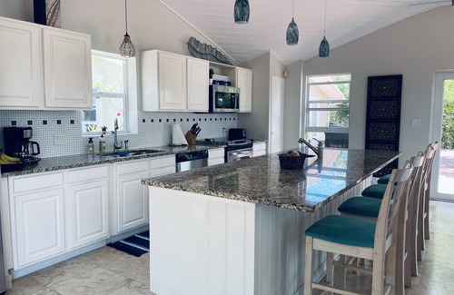 Ocean Point Villa | VILLA SERENE—2 Bed, 2.5 Bath Villa with Beach Access just steps to Sapodilla Bay