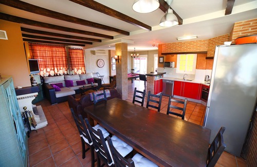 Almunecar Ski Chalet | VILLA SERYMAR: sea views, swimming pool, private parking, games, home cinema, wi-fi