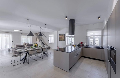 Rosini Villa | Villa Sole DiVino in Rošini - Haus für 8 Personen