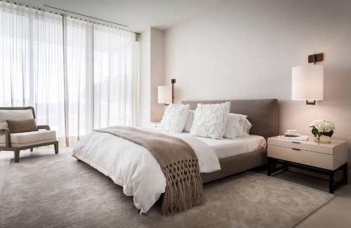 Sheikh Zayed City Boat Rental | Villa Vanilla Botique Hotel