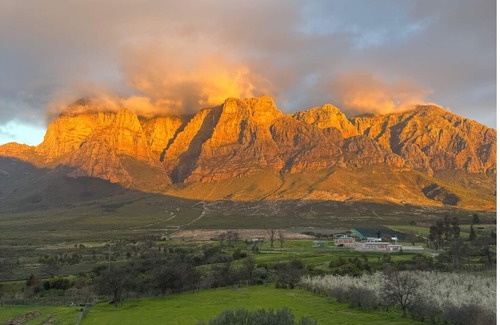 Pniel Apartment | Villa Verde, farm stay in the Cape Winelands with views for days.