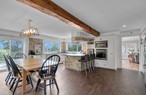 Caledon House | Villa Verde - Private Lakefront Retreat - Pool - Hot Tub