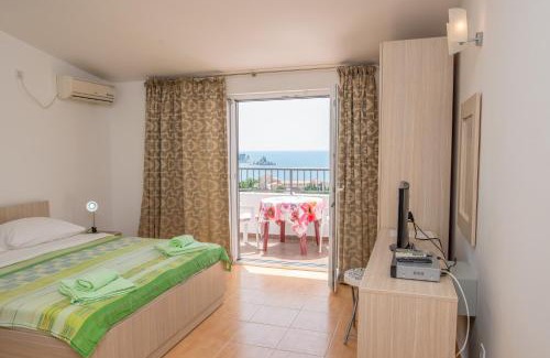 Petrovac Apartment | Villa Vjera