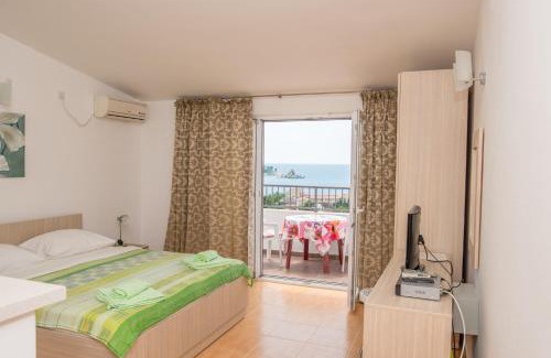 Petrovac Apartment | Villa Vjera