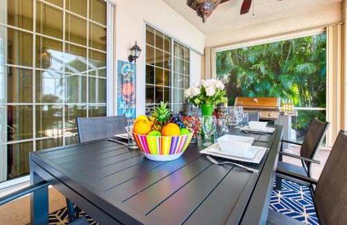 Cape Coral Villa | VILLA WATERFRONT - 3 BEDS - 3 BATHS - 6 GUESTS - LAKEVIEW & POOL/SPA - INCL. 10% OFF BOAT RENTAL