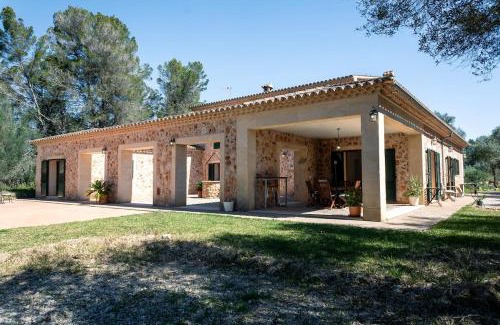 Sencelles Villa | Villa with a Pool in Mallorca for 12 people villa can barajas
