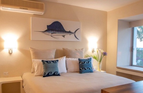 Santa Maria Huatulco Villa | Villa with a private pool and ocean view