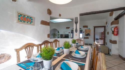 San Bartolome House | Villa with amazing views, jacuzzi and private pool