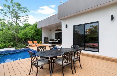 Coco House | Villa with Minimalist Design & Scenic Deck with Private Infinity Pool and Jungle Views