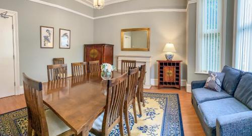 Liverpool House | Villa with Park Views close to Liverpool Centre