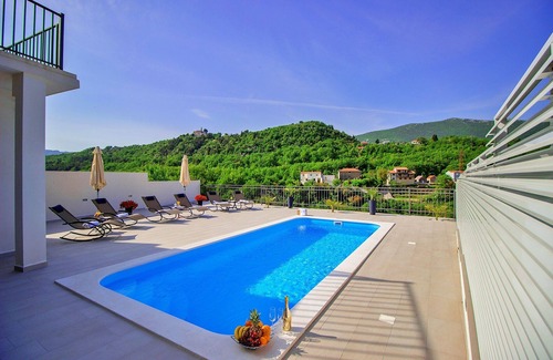 Zvecanje House | Villa with pool, ideal for 4 people